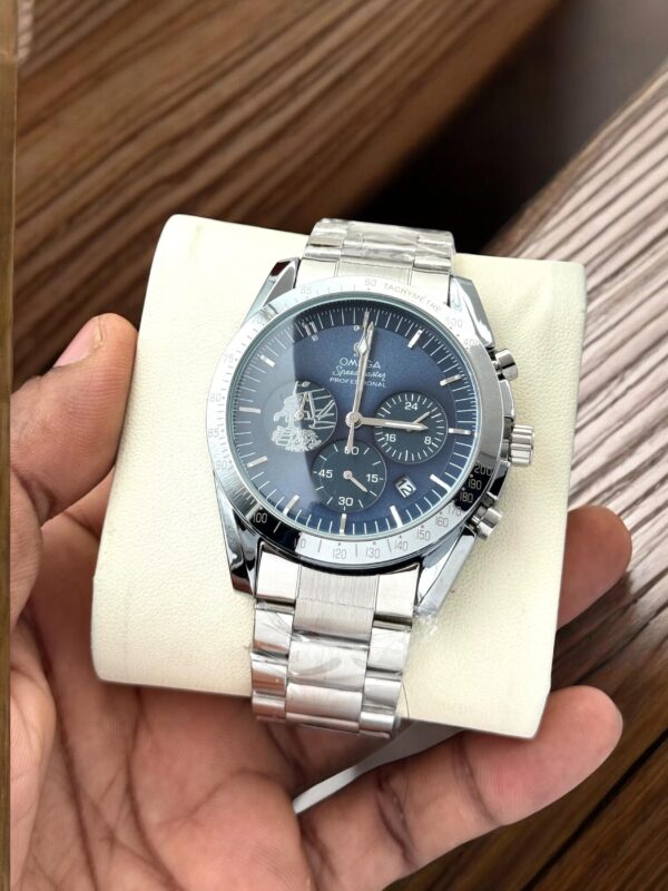 Omegas Speedmaster  Black Edition Silver Edition